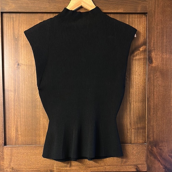 Veronica Beard Black Sleeveless Fitted Blouse - Picture 3 of 3